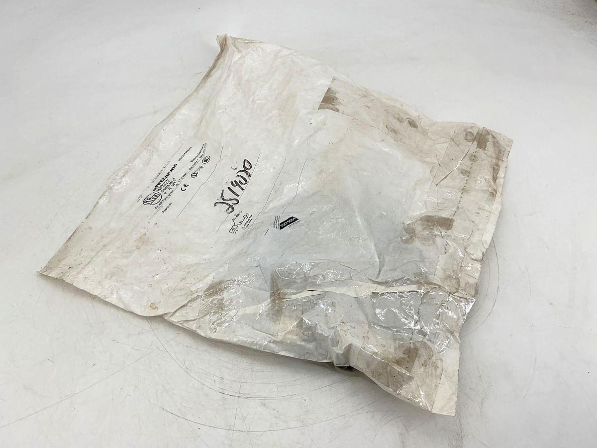New IFM Efector IG0327 Inductive Prox Sensor 20-250V Sn=5mm IGA2005-BBOA