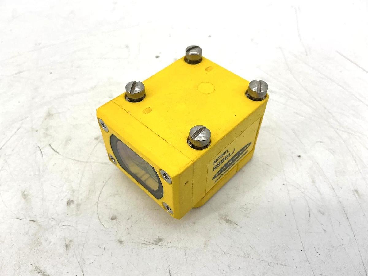 New Banner Engineering RSBELJ Photoelectric Sensor w/ Dust Cvr 41566 - No Box