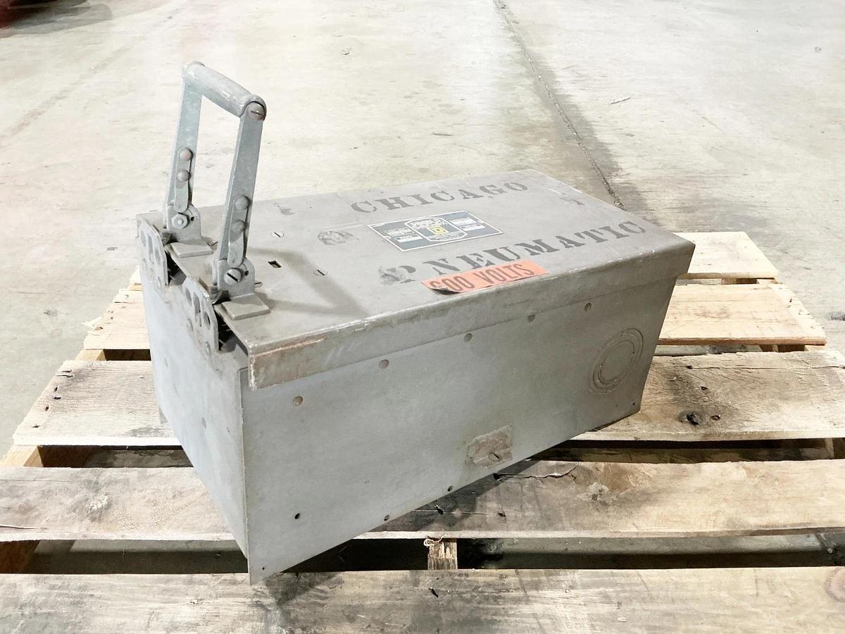 Used Square D SD9344 Fusible Bus Plug 200A 575AC HP 50 3PH 3W