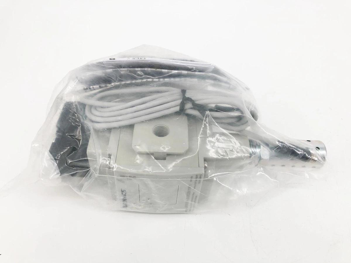 New Aventics 8652A5S52B111F1 Pneumatic Valve 3/2- Quick Exhaust 1/4" NPTF 24VDC