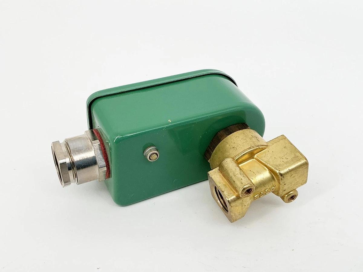 New Asco XB262 C22 Solenoid Valve 115V 50/60Hz 6W 1/4"