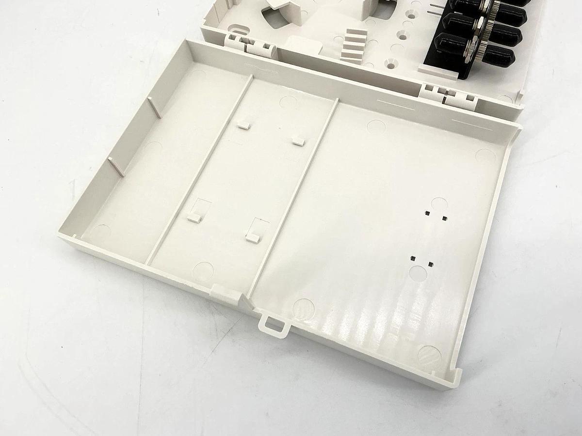 New Molex WFR-00011-02 601-Box Fiber Wall Mount Enclosure 6-Port Singlemode