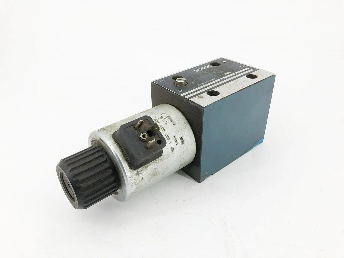 Used Bosch 0810001825 Hydraulic Valve 315bar 24V 1.74A 081WV10P1M1068WS024/00D0