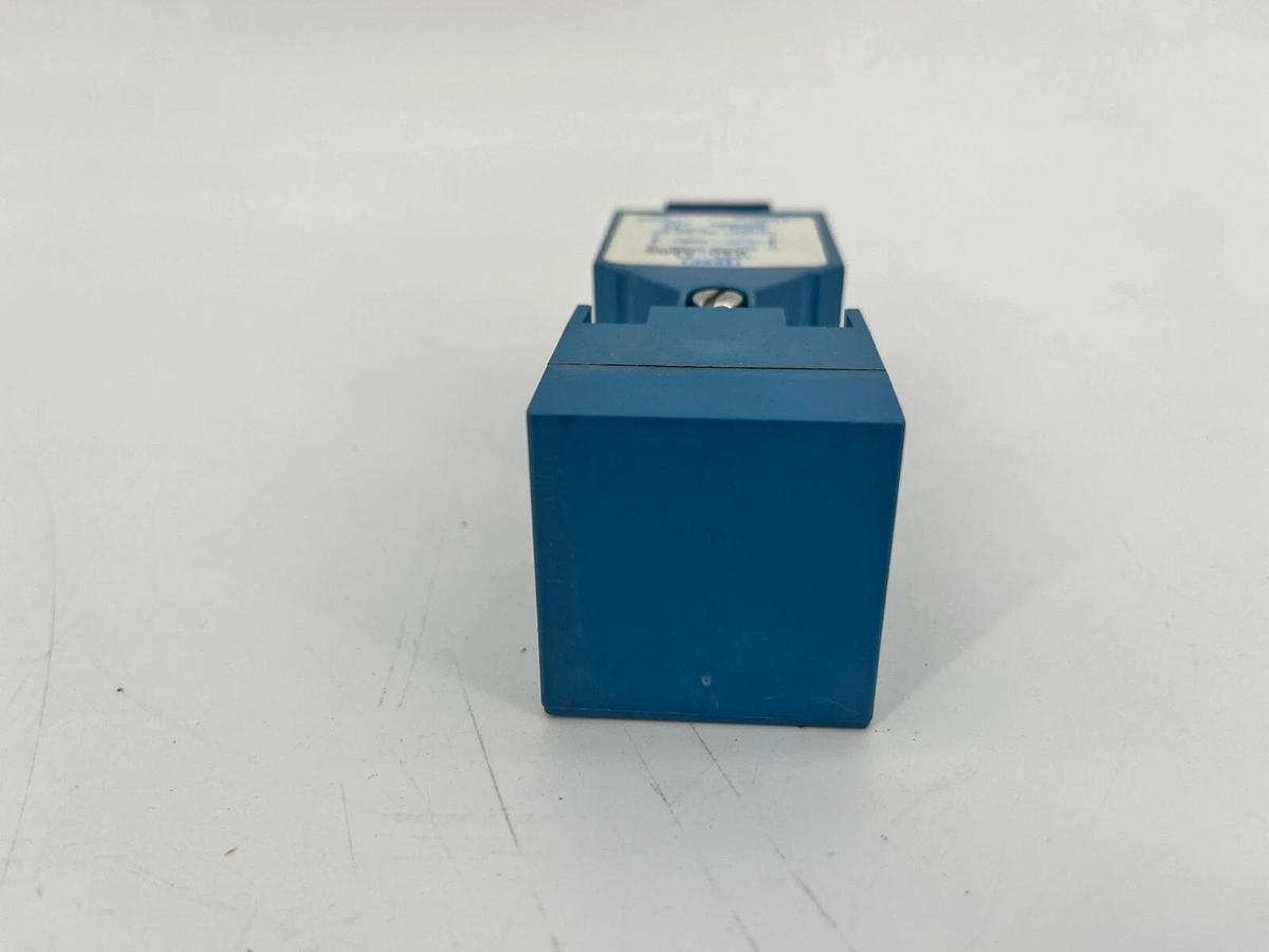 New ISSC R40-A605 Proximity Switch 90-250VAC