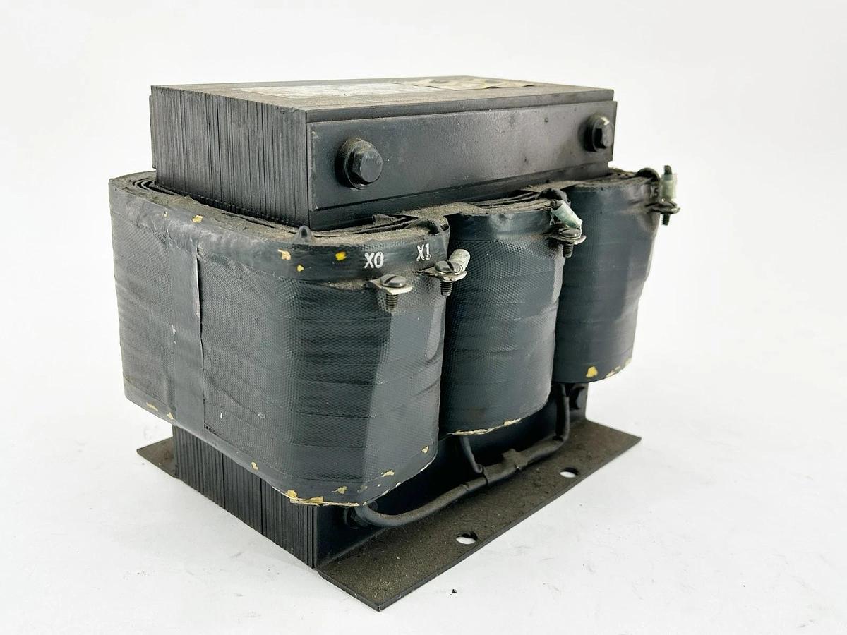 Used Hevi Duty 1335072TOO Transformer 3PH Delta 575V 208T/120 60Hz KVA3.0