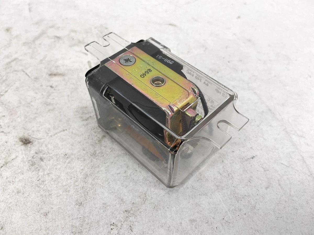 New Allen Bradley 700-HD33A1 Ser A Relay 11-Pin 10A 120VAC 50/60HZ - No Box