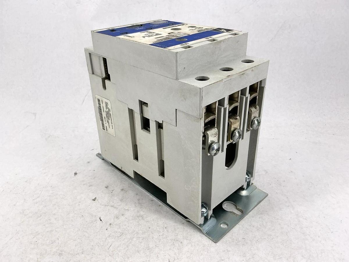 Used Cutler-Hammer W200M4CFCY7 Advantage Starter 3-Phase 135A 120V 60HZ