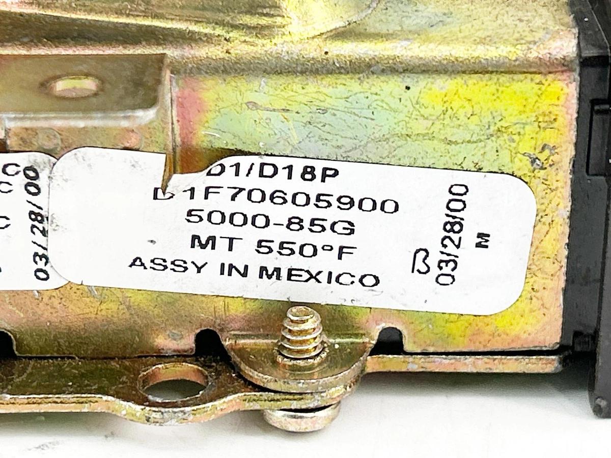 Used Robertshaw D1F70605900 Thermostat Control 100-550F Capillary 60"