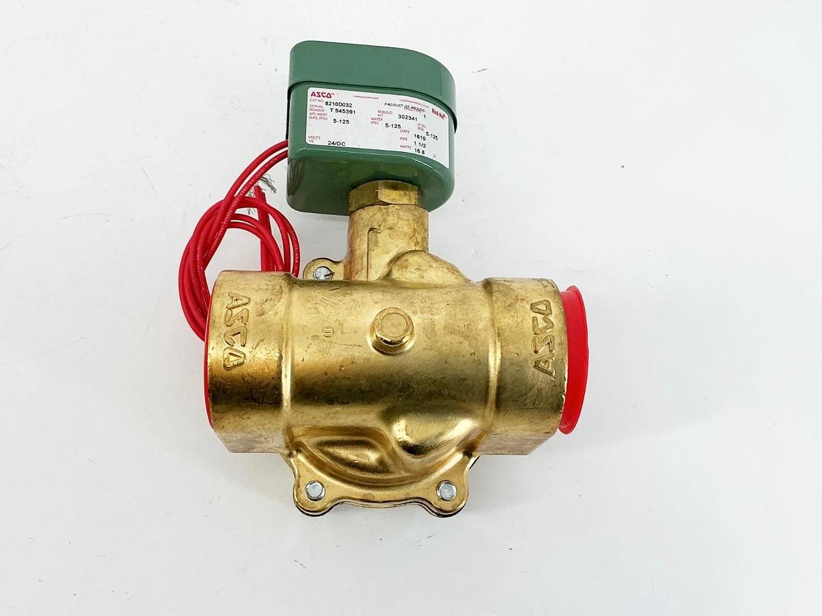 New Asco 8210D032 24VDC Solenoid Valve 125PSI 1-1/2"Pipe 16.8W