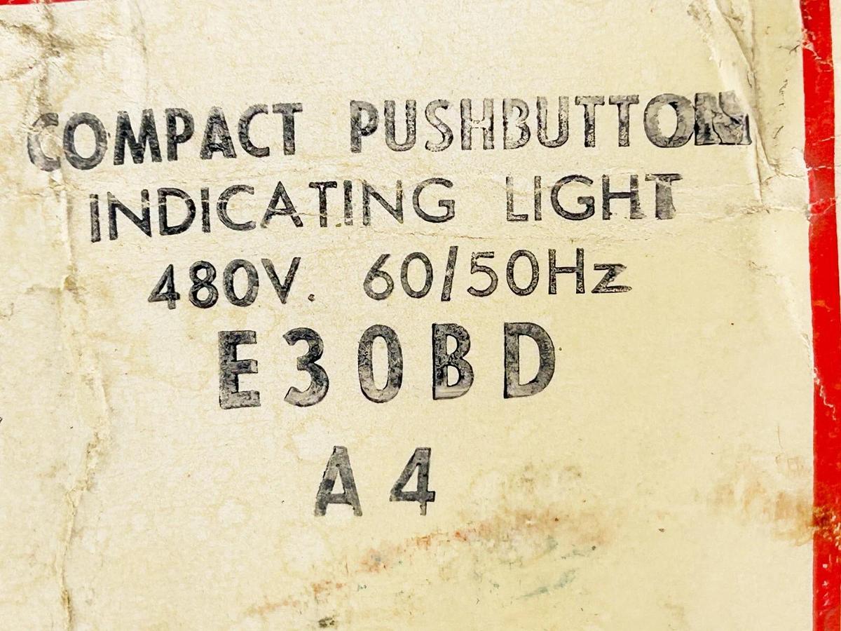 New Cutler Hammer E30BD Pilot Light Unit 1F Lens 480V XFR
