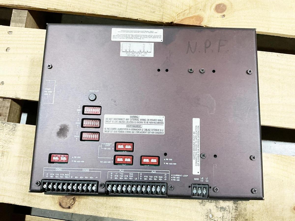 Used Uticor 100G-1S2R1 Operator Interface 100-250V .25A 50-60DC Rev.A