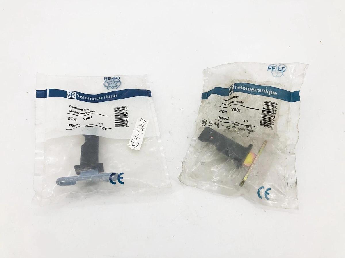 Lot of 2 New Telemecanique ZCK Y081 Operating Keys 059972