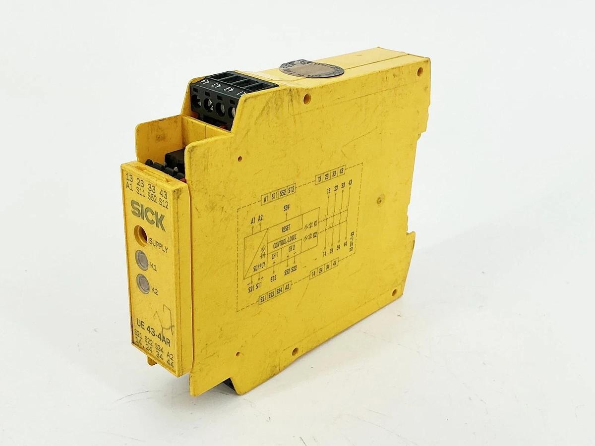 Used Sick UE43-4AR3D2 Safety Relay 24VDC 1.8W 3VA 6034775