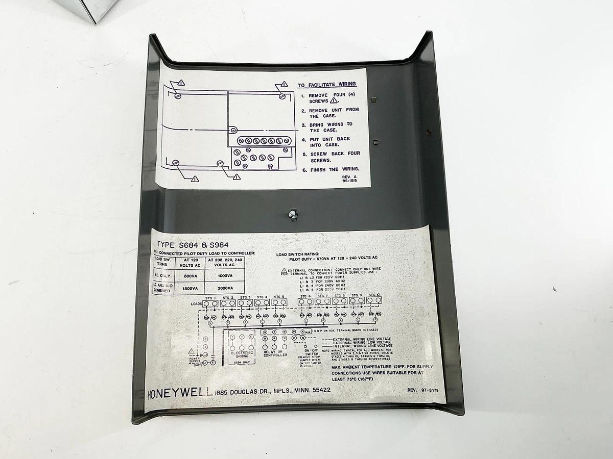 New Honeywell S984F-1070 Integral Motorized Step Controller 1-1/2 Speed 240V