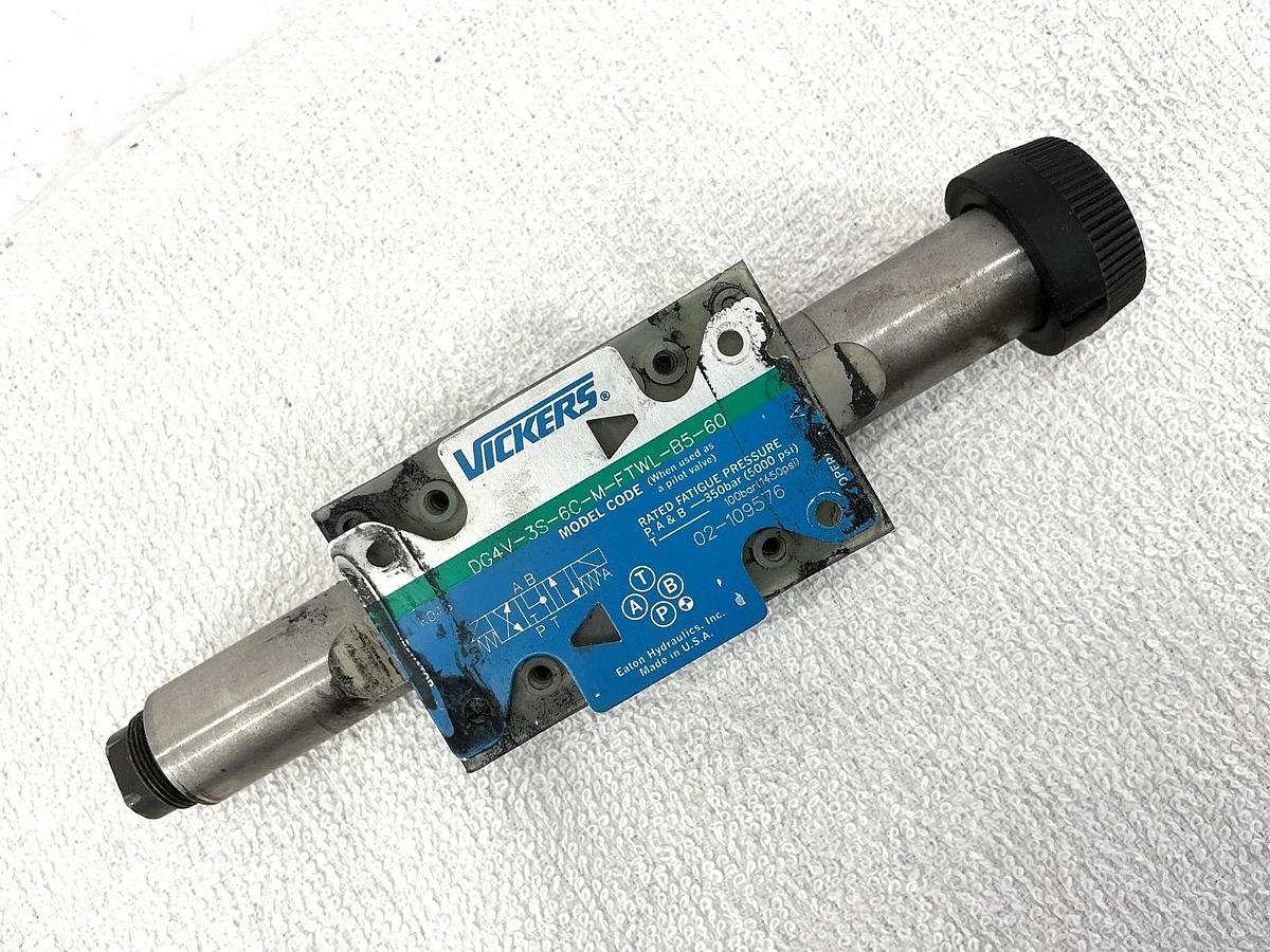 Used Vickers DG4V-3S-6C-M-FTWL-B5-60 Solenoid Directional Valve 5000PSI