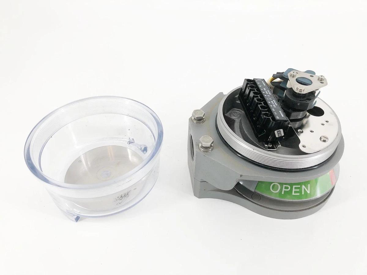 Used StoneL QG2WC02SXA-NES10 Limit Switch 1A 125VAC 4-20mA 10-40VDC