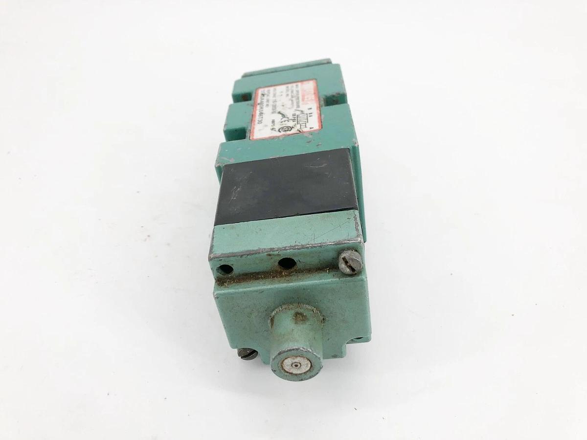 Used Asco Numatics 554SA400K046T30 Solenoid Valve 110-120/50-60 150psig 228-840