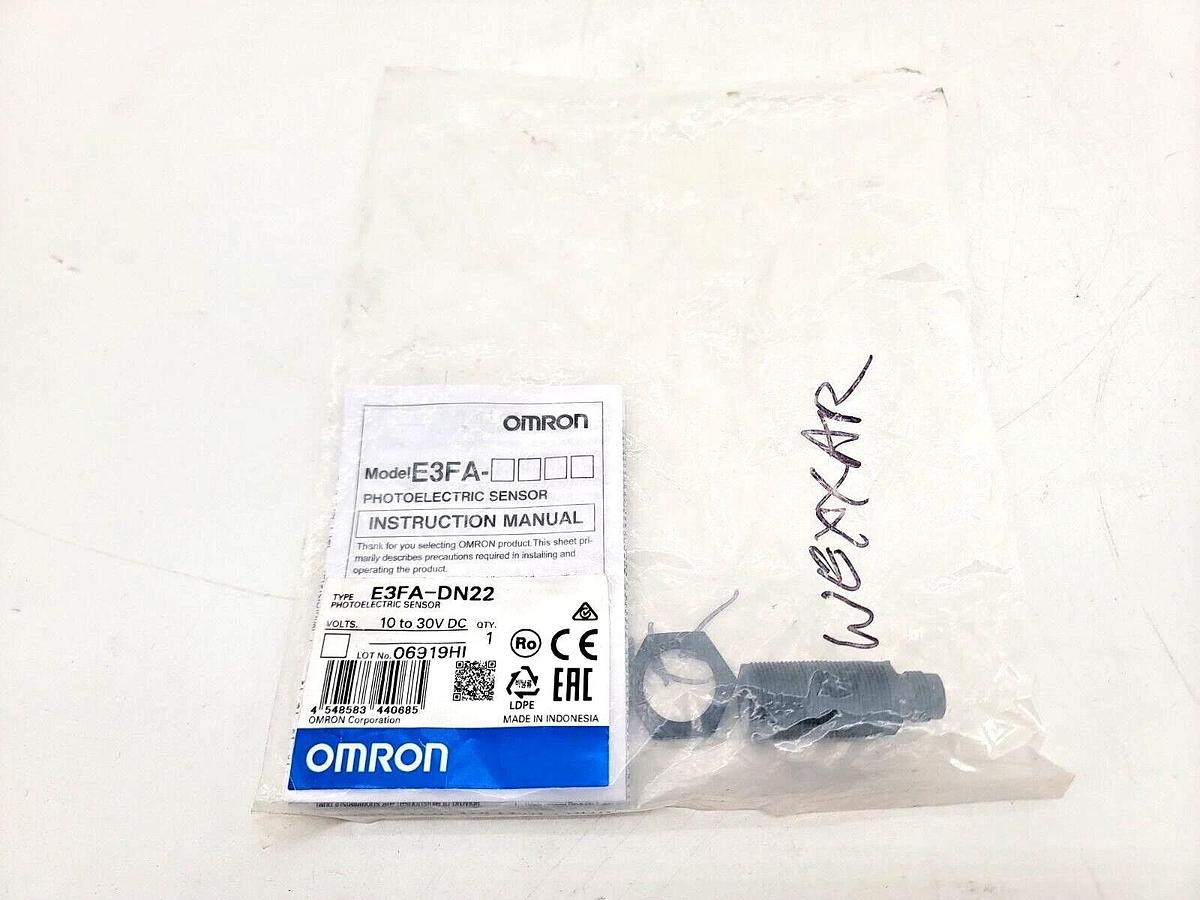 New Omron E3FA-DN22 Photoelectric Sensor 10-30VDC M12 300mm