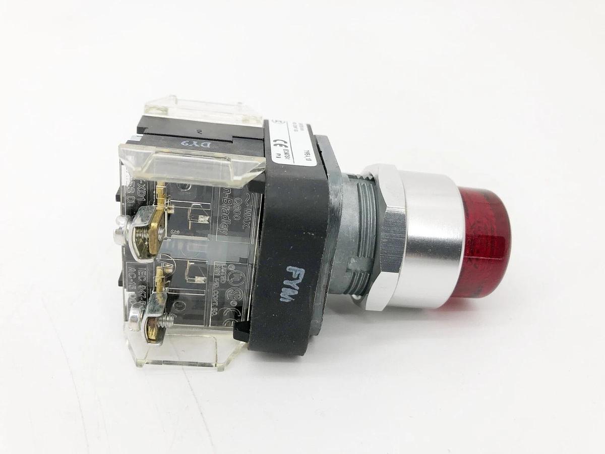 New Allen-Bradley 800T-QB24RD1 Ser. T Illuminated Pushbutton Red 24VAC/DC