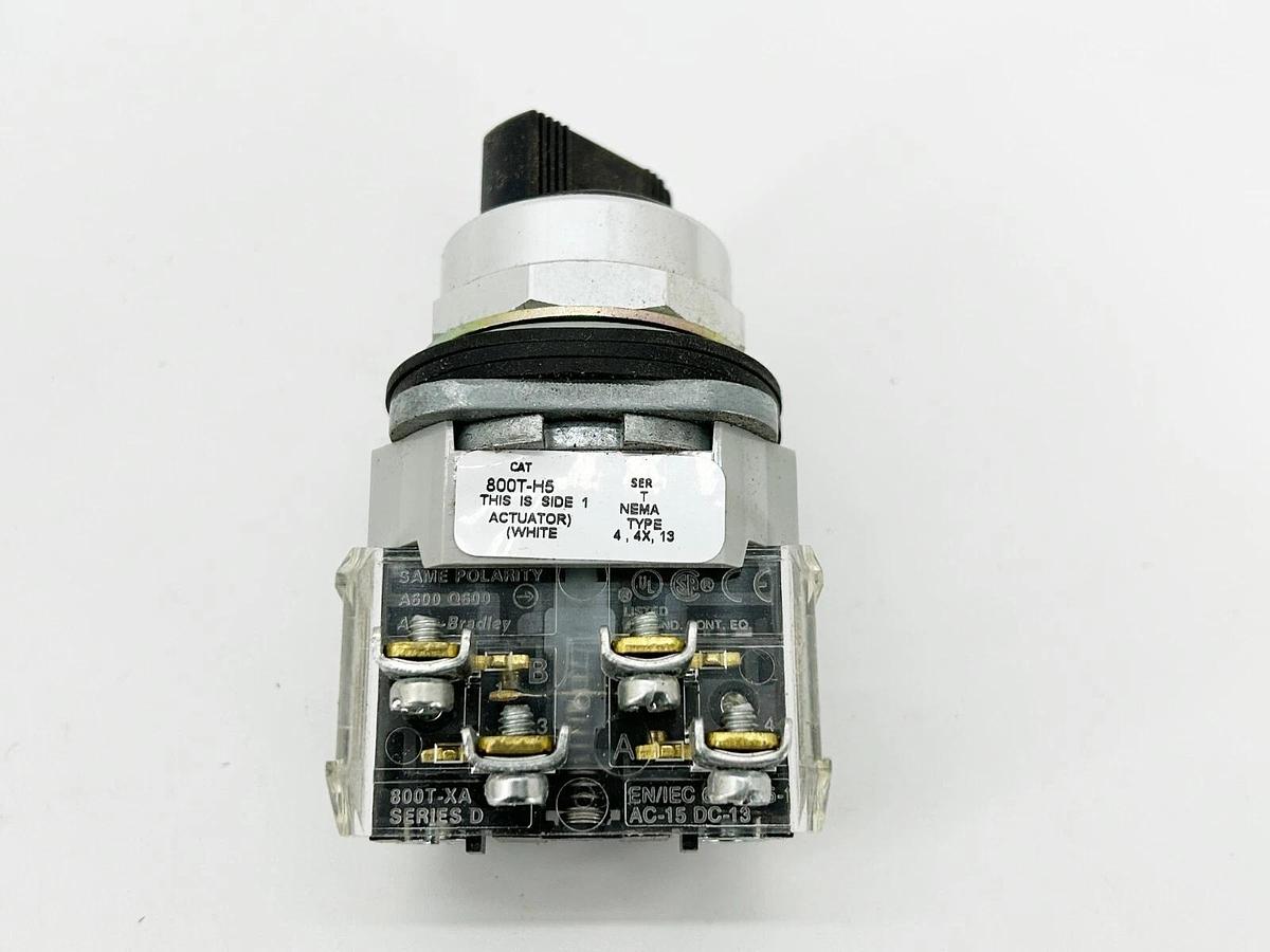 New Allen Bradley 800T-H5A Selector Switch 30MM 2 Position Ser.T