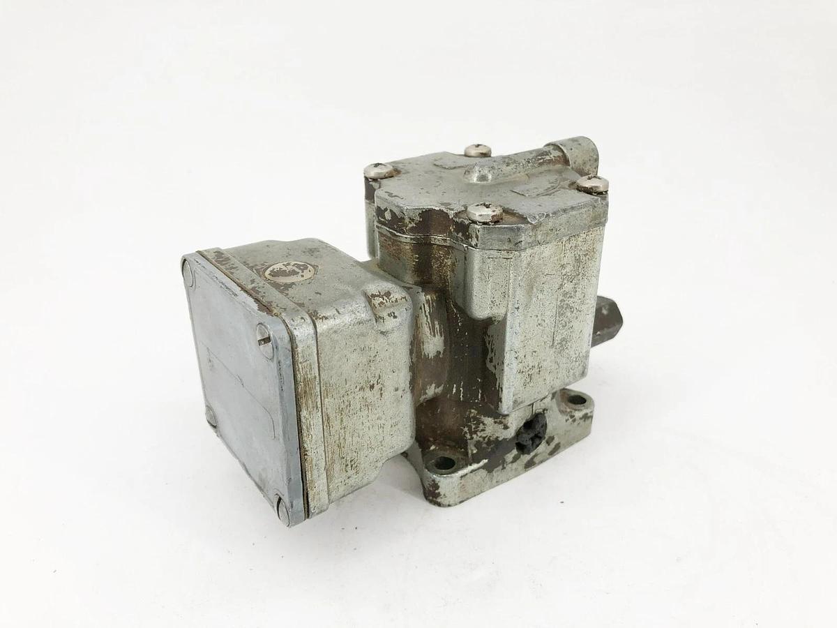 Used Parker K135504553 Remote Operated Pilot Valve 115V 60Hz
