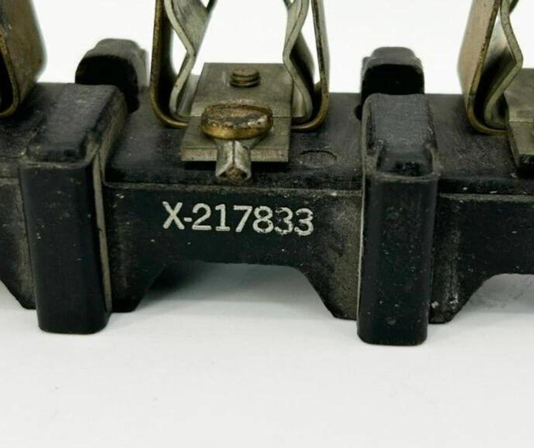 Used Allen Bradley X-217833 Fuse Holder 600V 6A 3 P