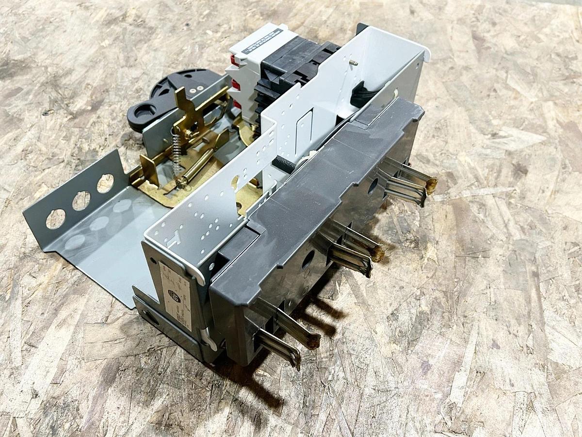 New Allen Bradley 2192FZ-BJC-24J-79U Disconnect 30A NEMA type 12 600V Ser.U