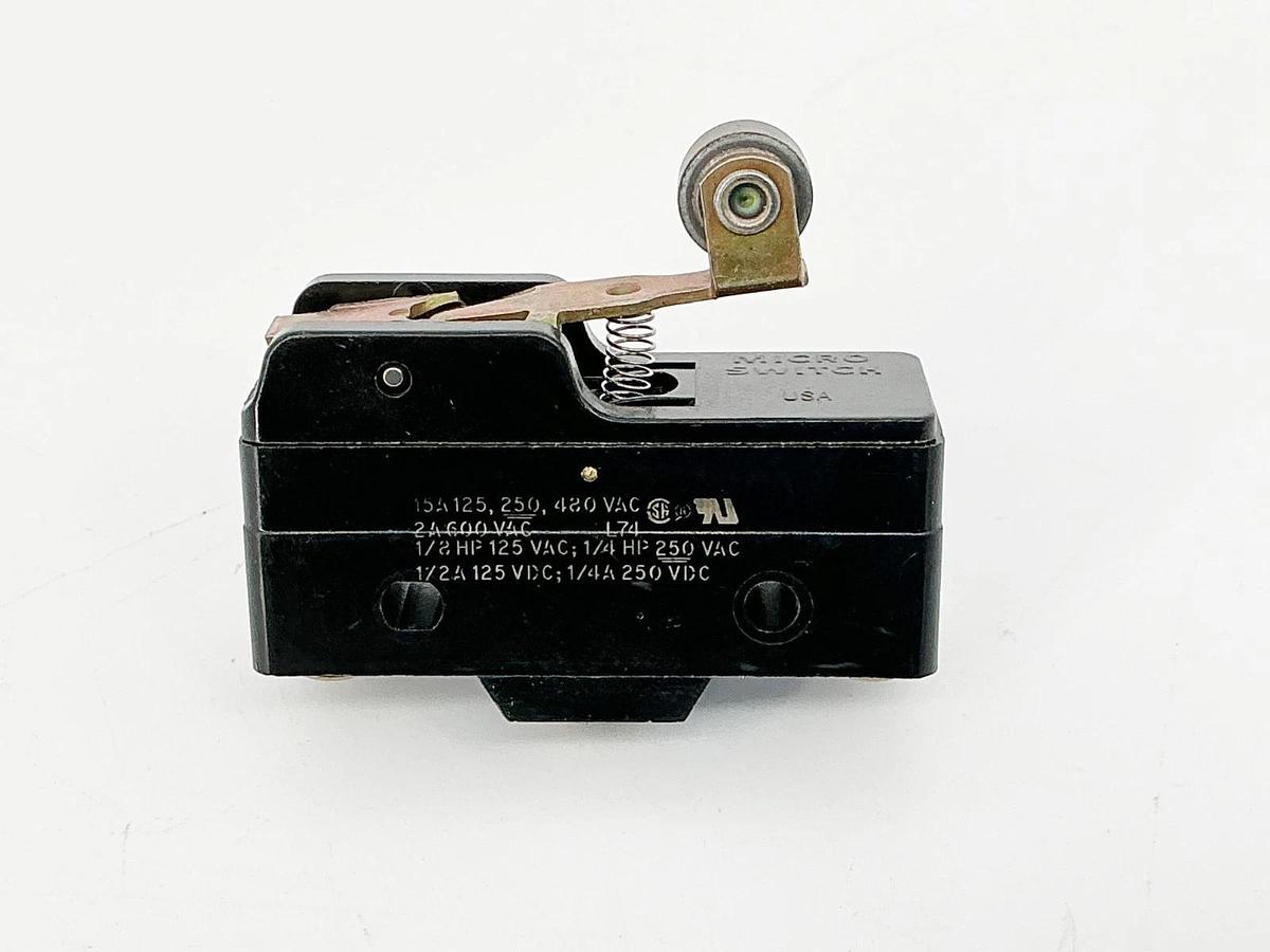New Lot of 2 Microswitch BZ-2RW822-A2 Roller Limit Switch 15A 600V - No Box