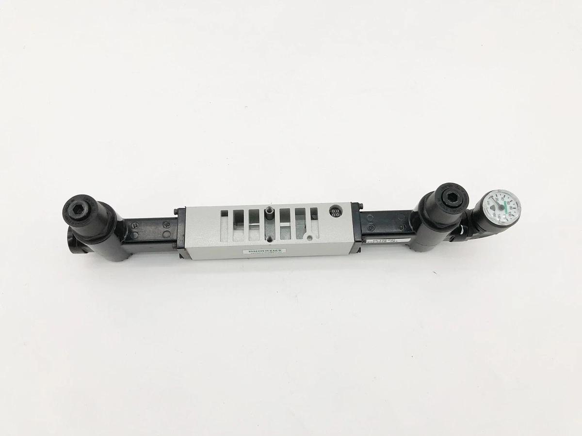 New Numatics 122RD100J016W00 Regulator 10-130psi 215-533B 1B1 - No Box