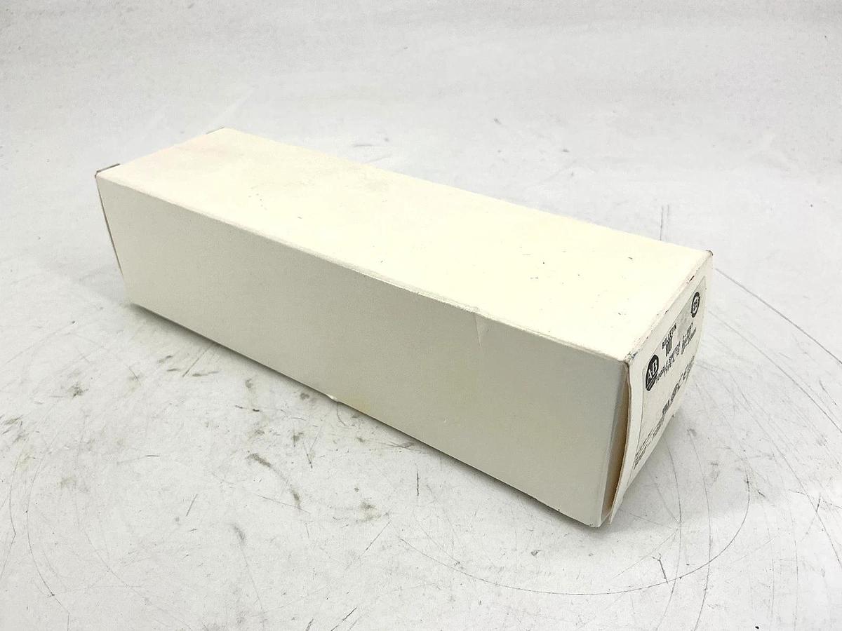 New Allen Bradley 800T-T2H1 Ser T Toggle Switch 2-Way Maintained Up/Down