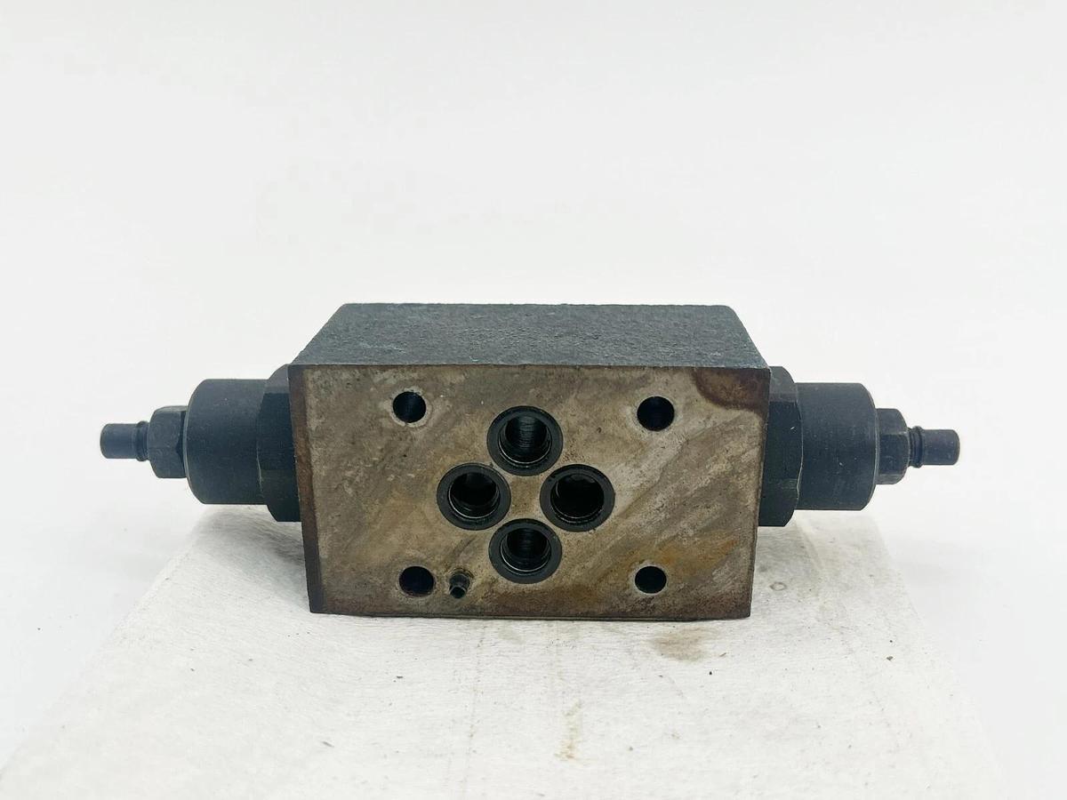 Used Vickers DGMFN-3-Y-A2W-B2W-41 Flow Control Valve 694412