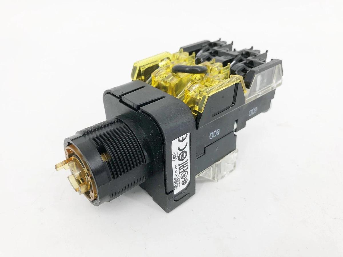 New Allen Bradley 800HC-24HRG2KB63B Selector Switch 30mm 2-Pos - missing knob
