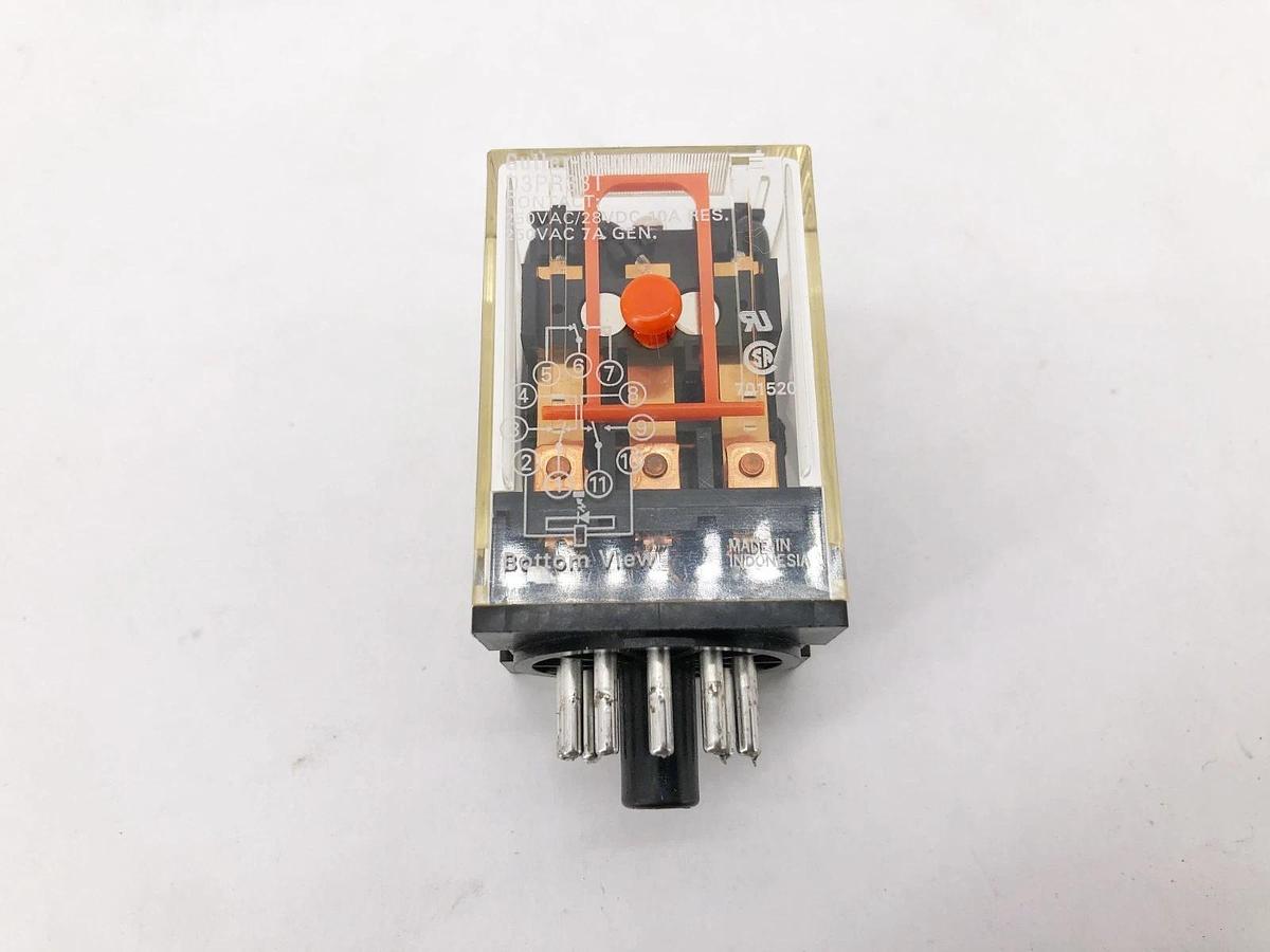 New Cutler Hammer D3PR33T Relay 3PDT 24VAC w/ Test Button