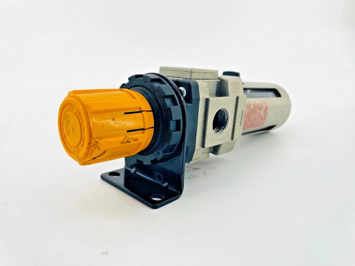 New SMC US18698 Filter Regulator 0-60PSI