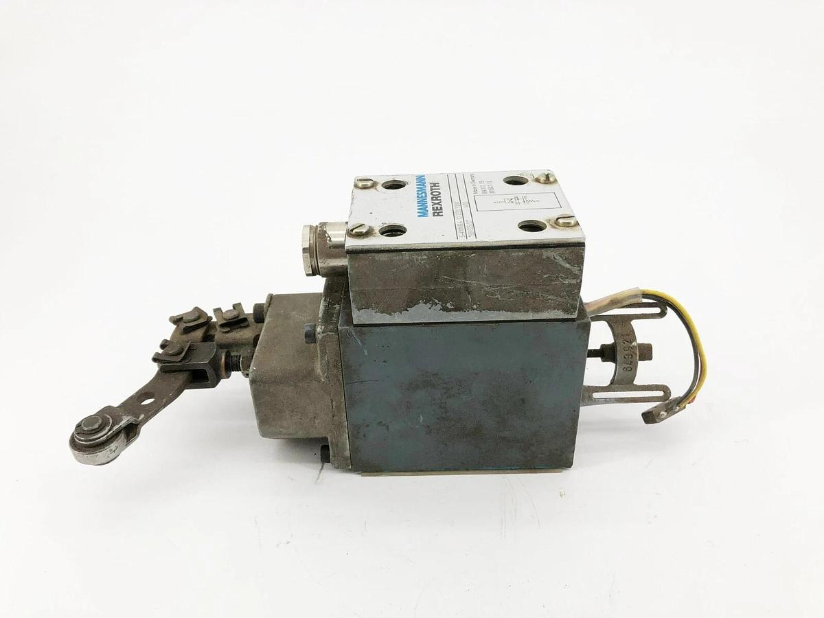Used Rexroth 5-4WMRA-10-D31/YBW Directional Spool Valve 589325/0 (For Parts Only)