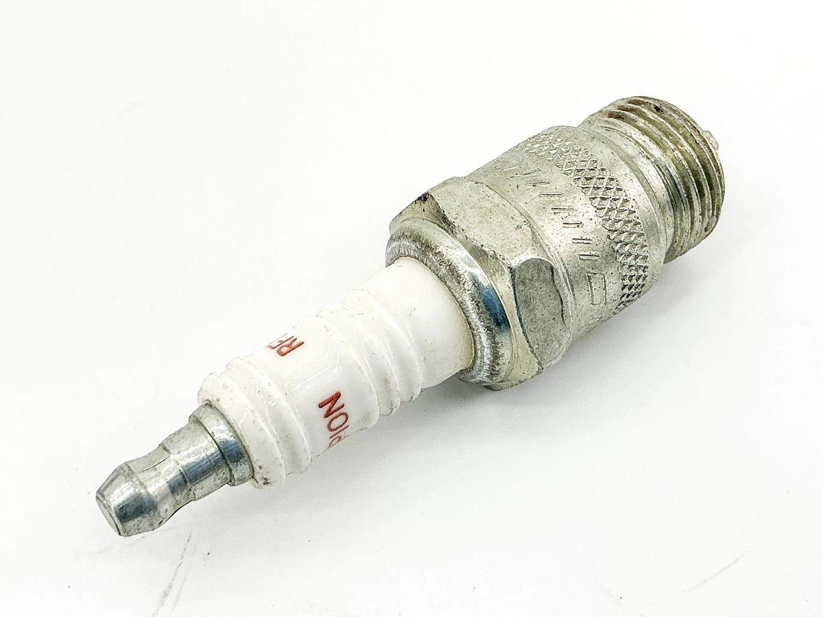 New Lot of 8 Champion RF11YC Copper Plus Spark Plug 22