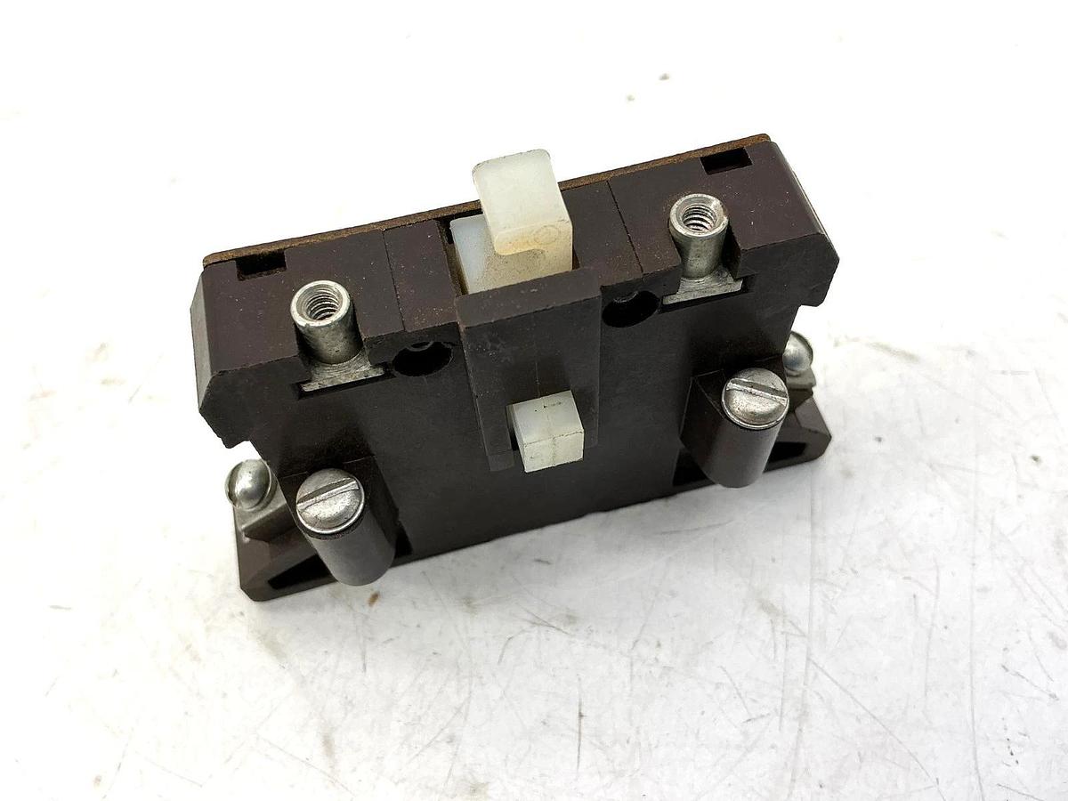 Used Cutler-Hammer C320KB4 Ser A2 Base Auxiliary Contact Block 1NO 10A 600VAC