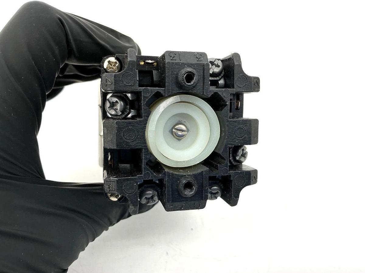 New Senasys 910CHA011 Illuminated Selector Switch 4-Pos Coil: 120VAC 50/60HZ
