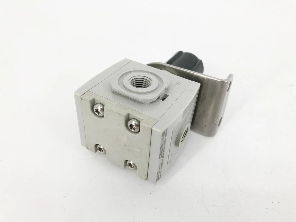 New Aventics 8651AM002F3CZG0 Manifold Regulator 7-125psig 1/4" NPTF - No Box