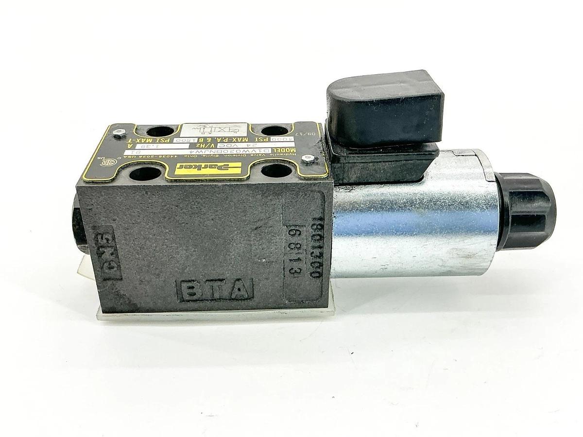New Parker D1VW020BNJW4 91 Hydraulic Control Valve 4000PSI 24VDC 1.39A