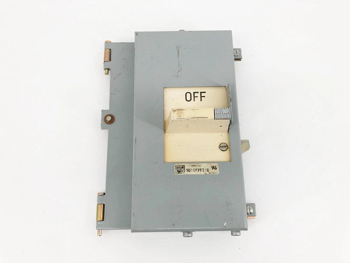 Used Cutler-Hammer 5076A79G10 Circuit Breaker Handle Operator