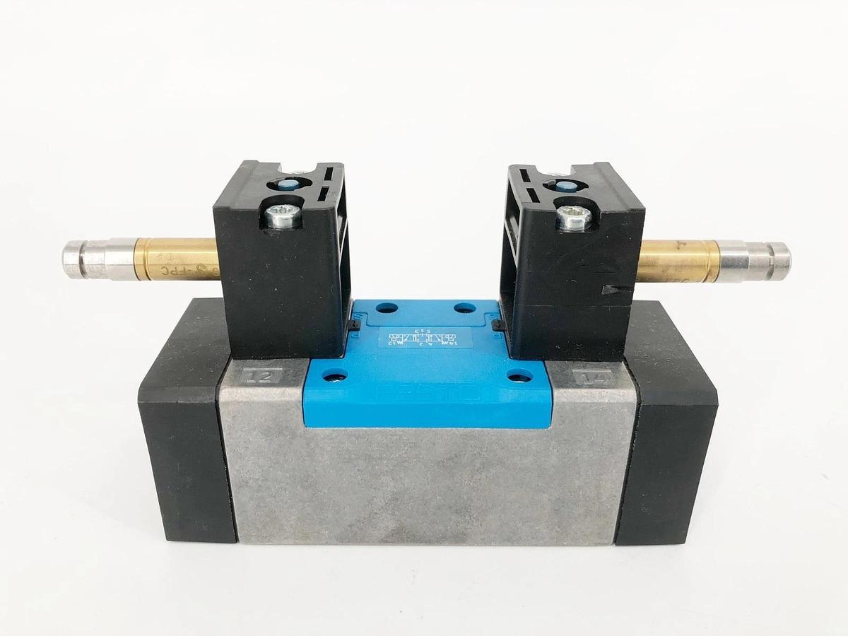 New Festo MN1H-5/3G-D-1-C Solenoid Valve 45-145psi 24VDC 159681 - No Box