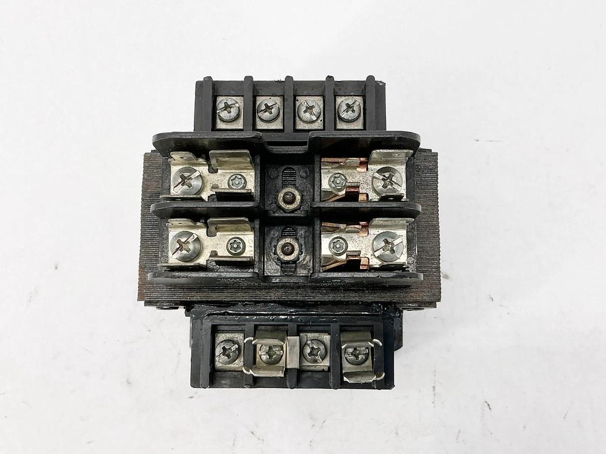 New Cutler Hammer C0150E4CFB Transformer 150VA 50/60Hz 600V 30A - No Box