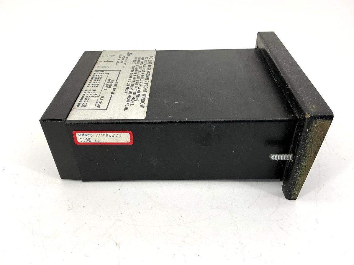 Used Red Lion DT3D0500 Tachometer 5-Digit LED Display 115VAC 50/60HZ DT3D