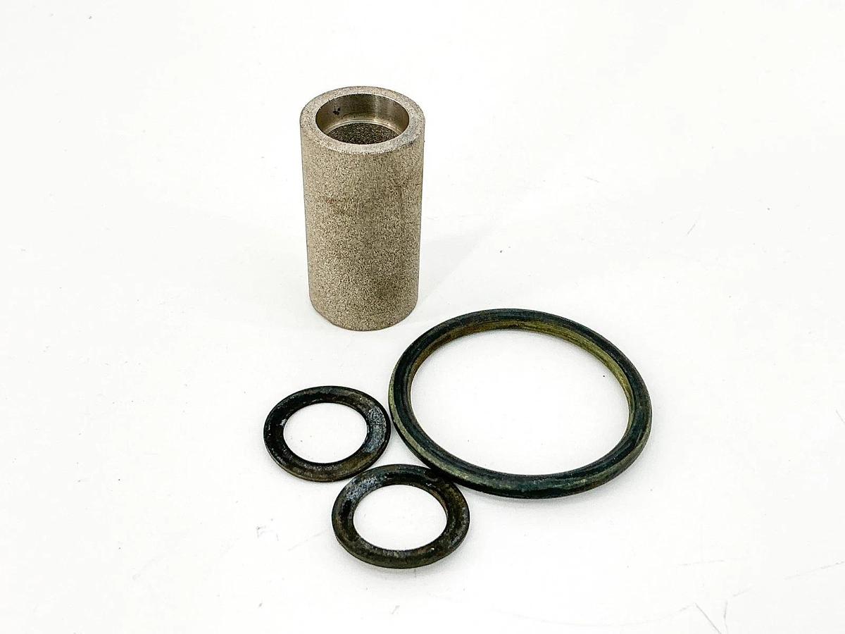 New Toyota 04236-U2020-71 Filter Element and Seal Kit