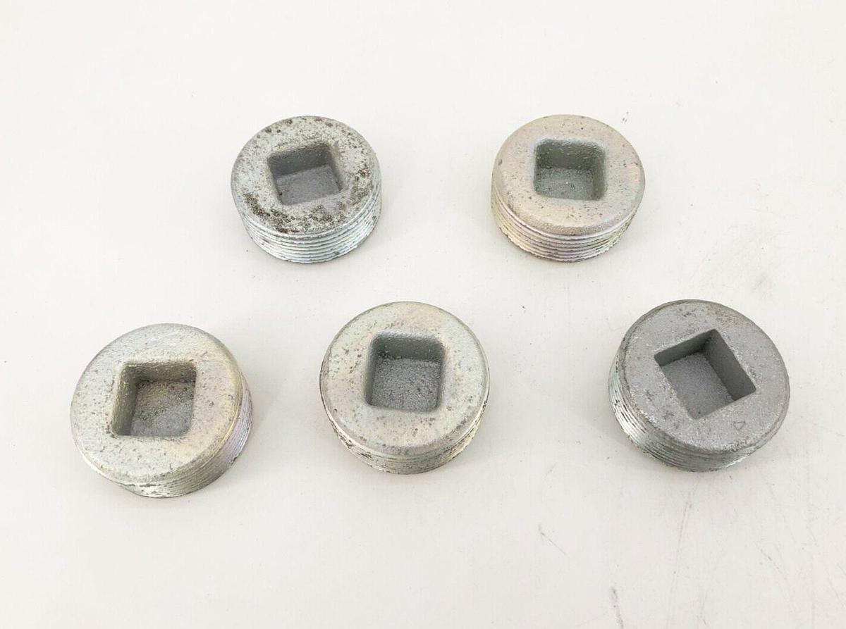 Lot of 5 New Cooper Crouse-Hinds PLG5 1-1/2" Recessed Plugs