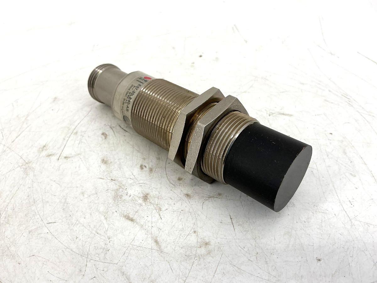 Used Eaton Cutler-Hammer E57-30LE40-AB Ser E1 Proximity Sensor 3-Pin Sn=40mm 20-250VA