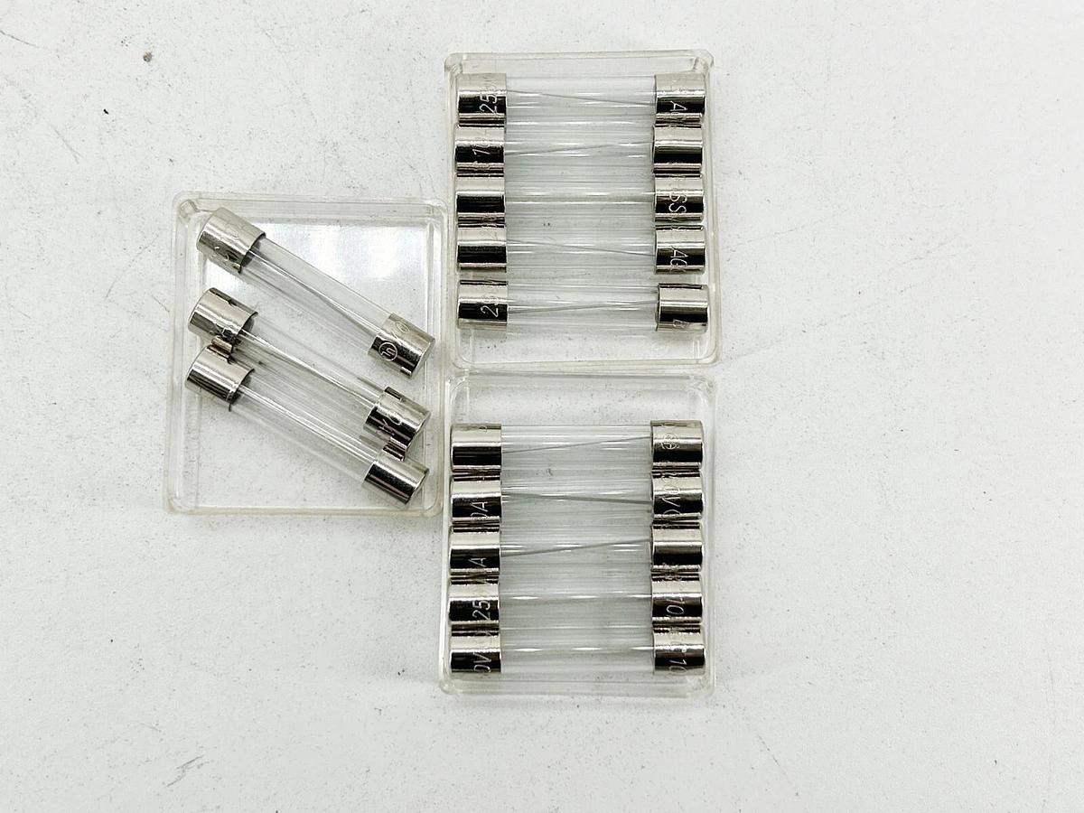 New Lot of 13 Bussmann AGC-10 Glass Fuse 10A 250V