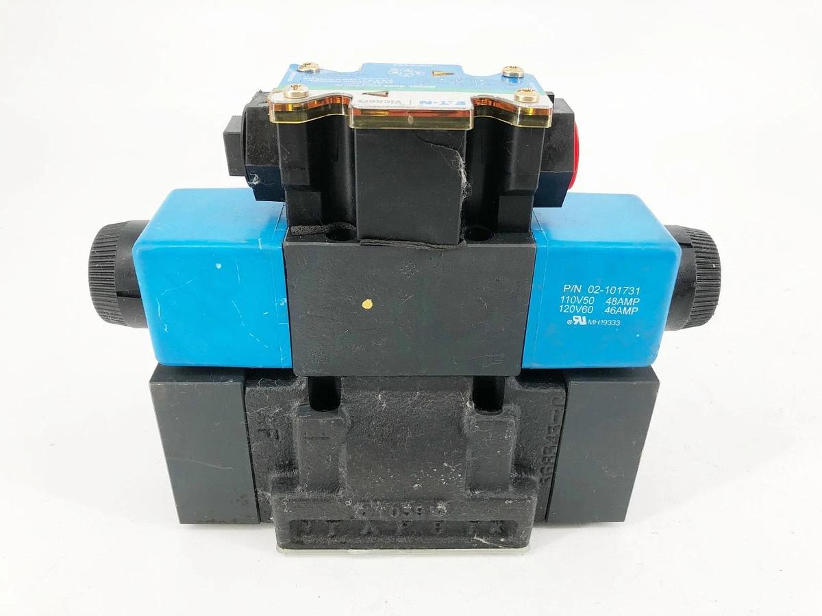 New Vickers DG5S4-022C-T-M-FW-B5-20 Directional Valve 110/120V 02-134753