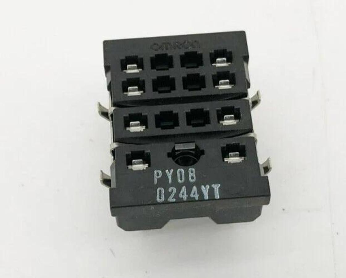Lot of 6 New Omron PY08-0244 Relay Sockets 7A 250VAC